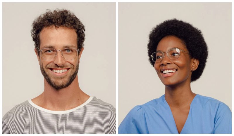 Homem branco e loiro e mulher preta com black power usam óculos fino da LIVO