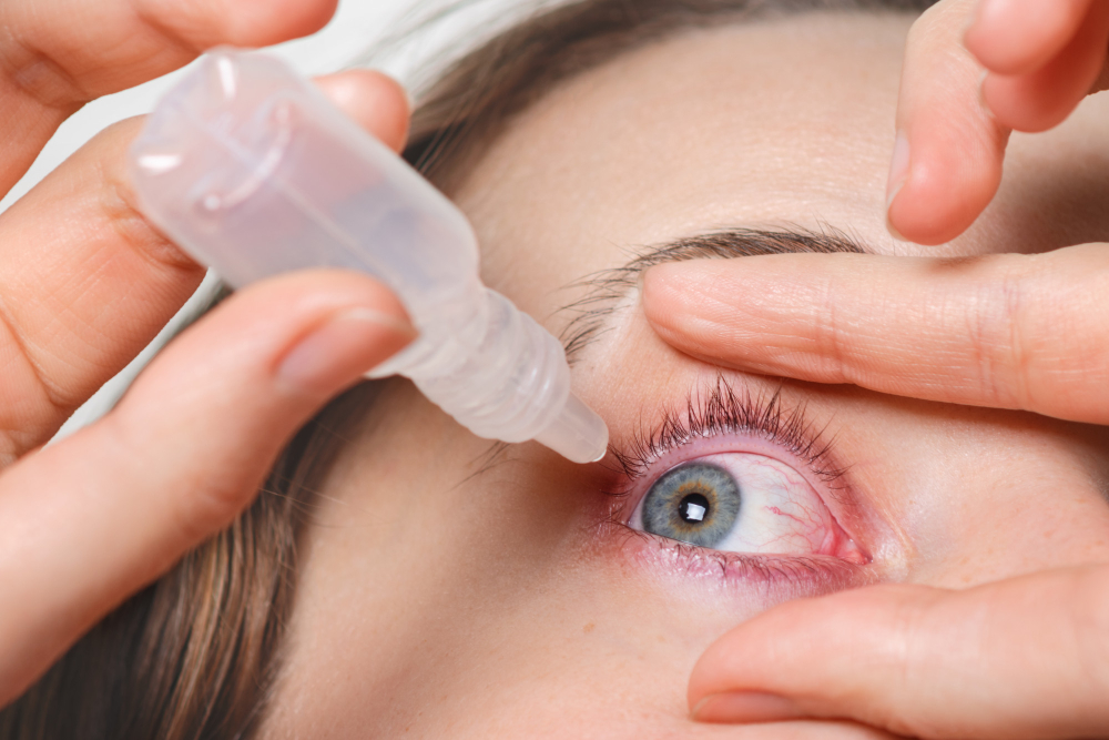 Tipos de colírios: diferença de lubrificantes e colírios oculares